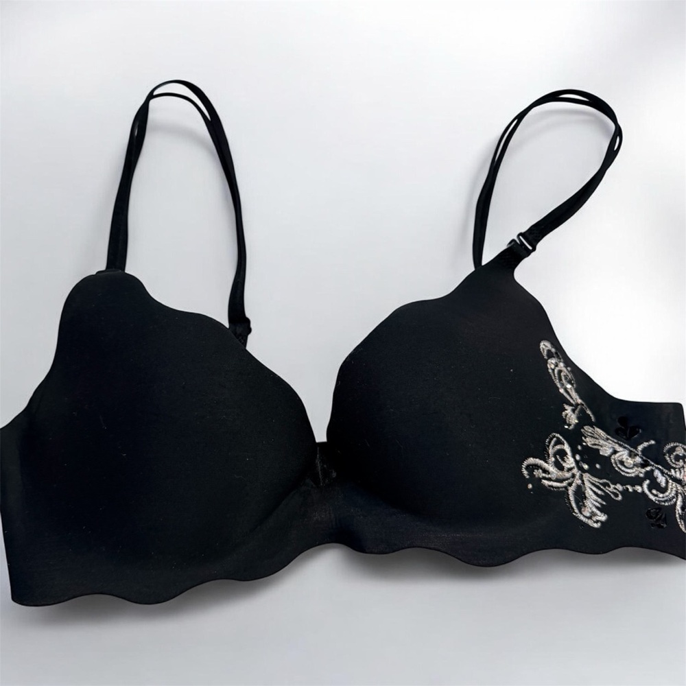 Victoria's Secret Very Sexy Secret Embrace Push-Up Black Scalloped Bra, 34B